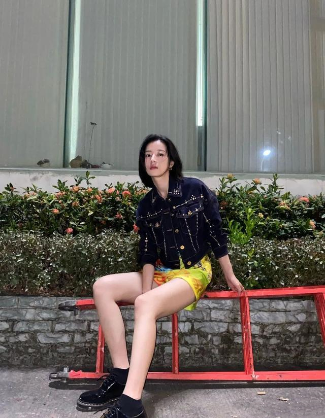 明星私服大集锦,硬核的穿搭模板,确定不来看看?(图3) 明星私服大集锦,硬核的穿搭模板,确定不来看看?(图3)